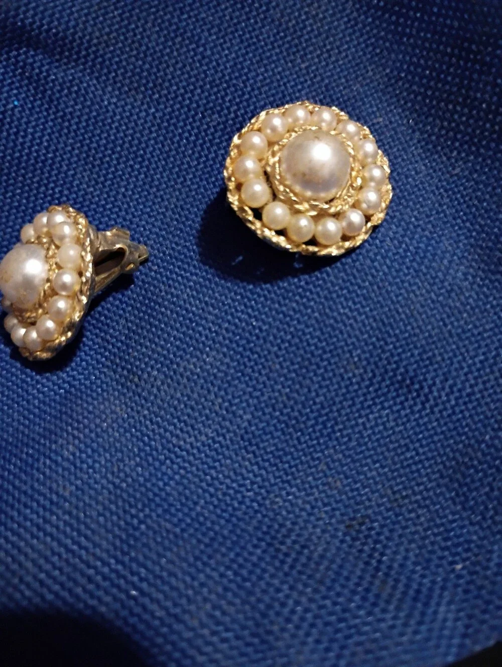 Vintage Gold-Tone Pearl Cluster Clip-On Earrings - White Pearls